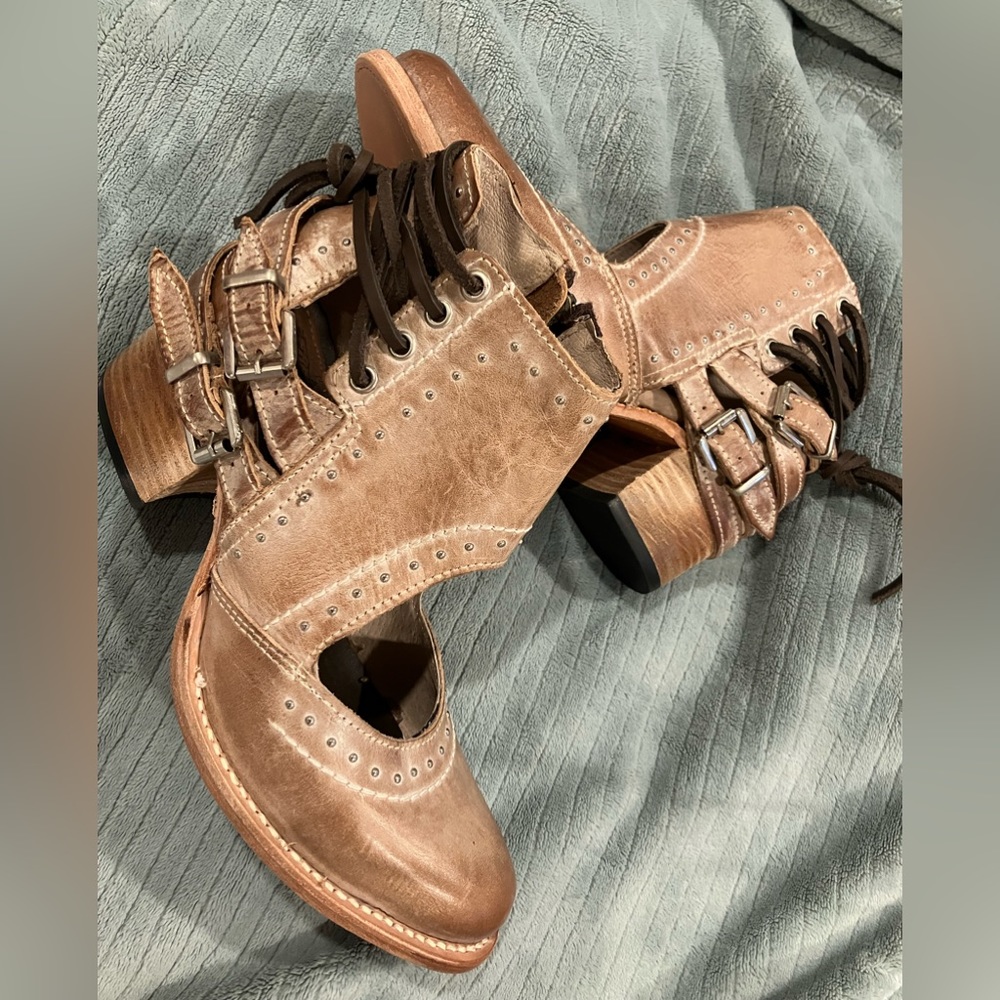 Freebird by Steven DESERT size 8 Taupe